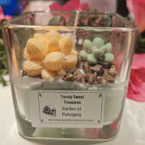 Garden of mahogany candle