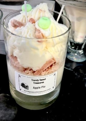 Apple pie candle